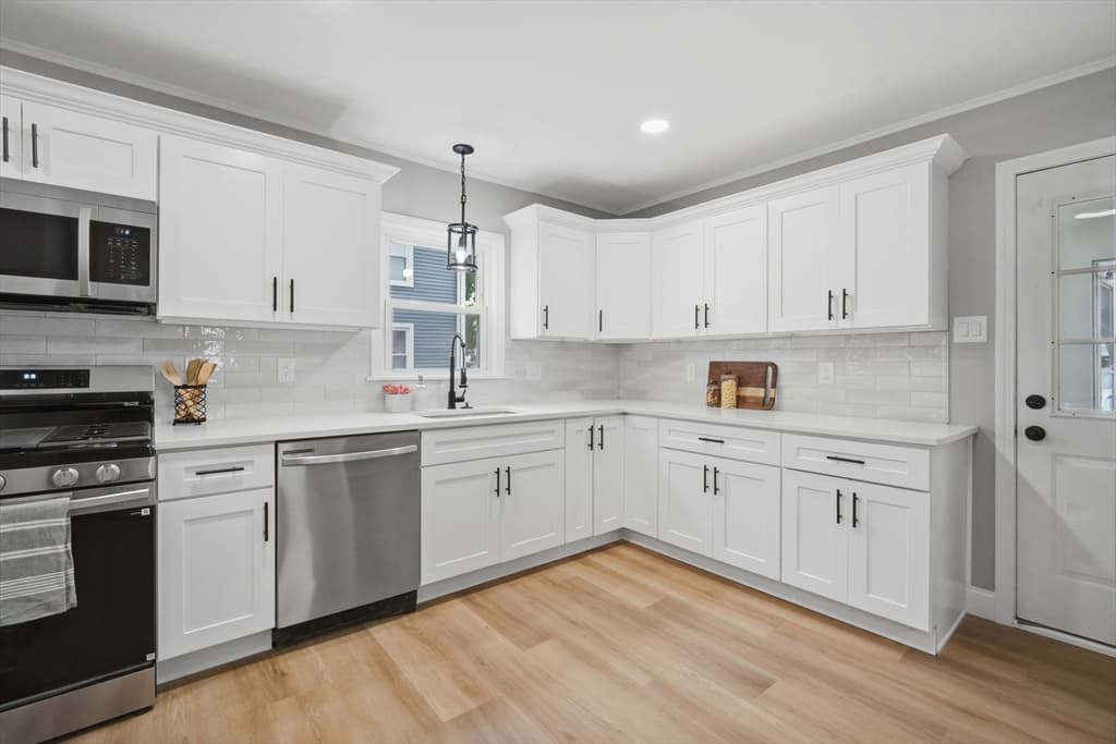 55 Fuller St, Chicopee MA 01020 photo 8