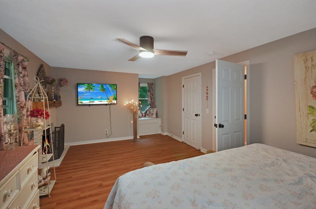57 Quaker St, Northbridge MA 01534 photo 18