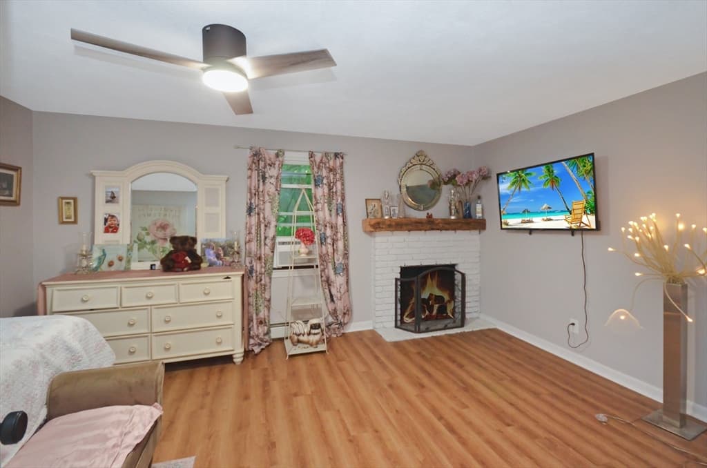 57 Quaker St, Northbridge MA 01534 photo 19