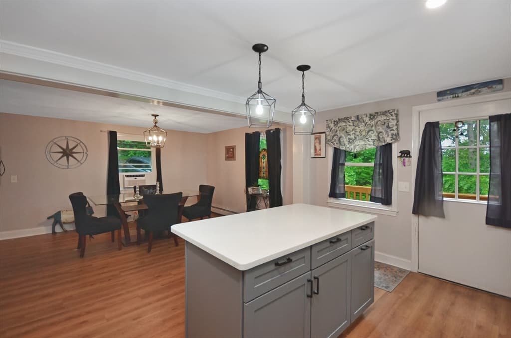 57 Quaker St, Northbridge MA 01534 photo 8
