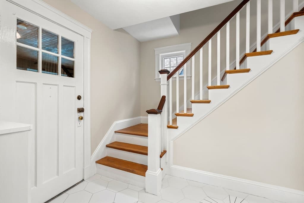567 Winthrop St, Medford MA 02155 photo 3