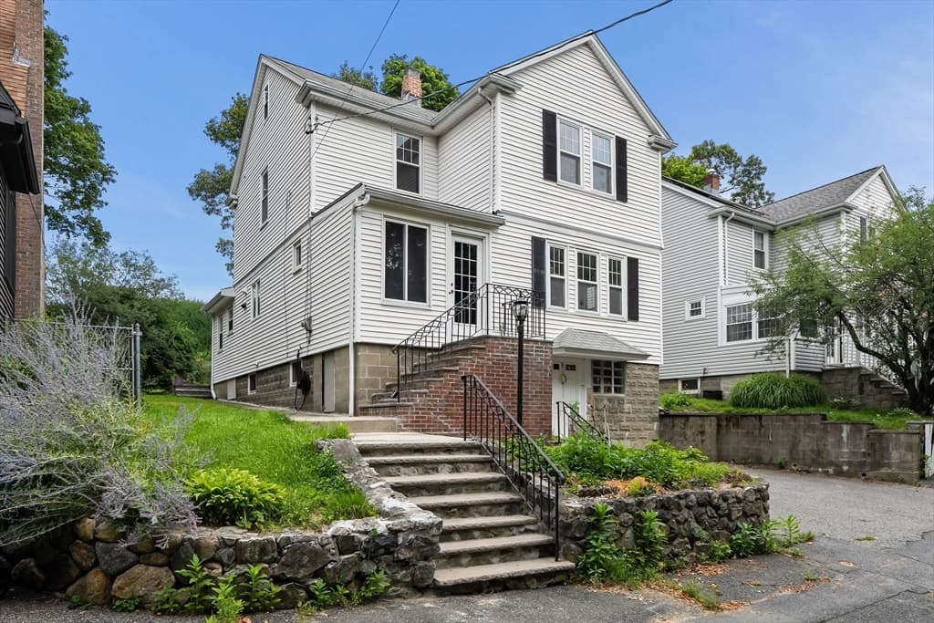 567 Winthrop St, Medford MA 02155