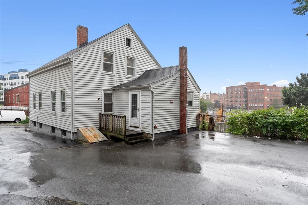 13 Oxford St, Lynn MA 01902 photo 2