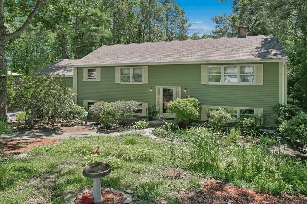 19 Hickory Drive, Worcester MA 01609 photo 2