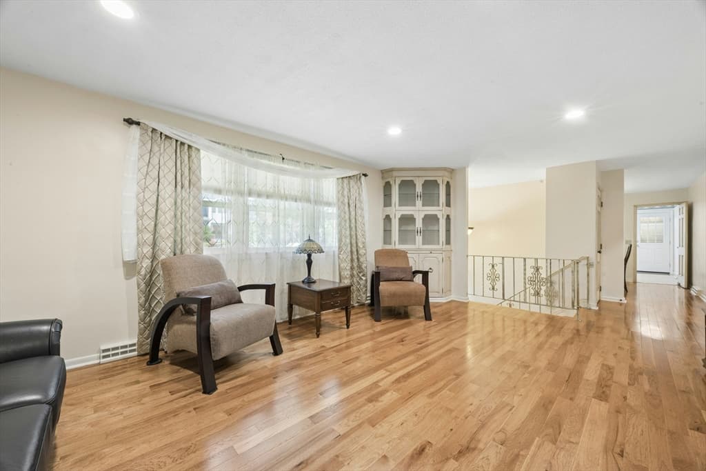 19 Hickory Drive, Worcester MA 01609 photo 6