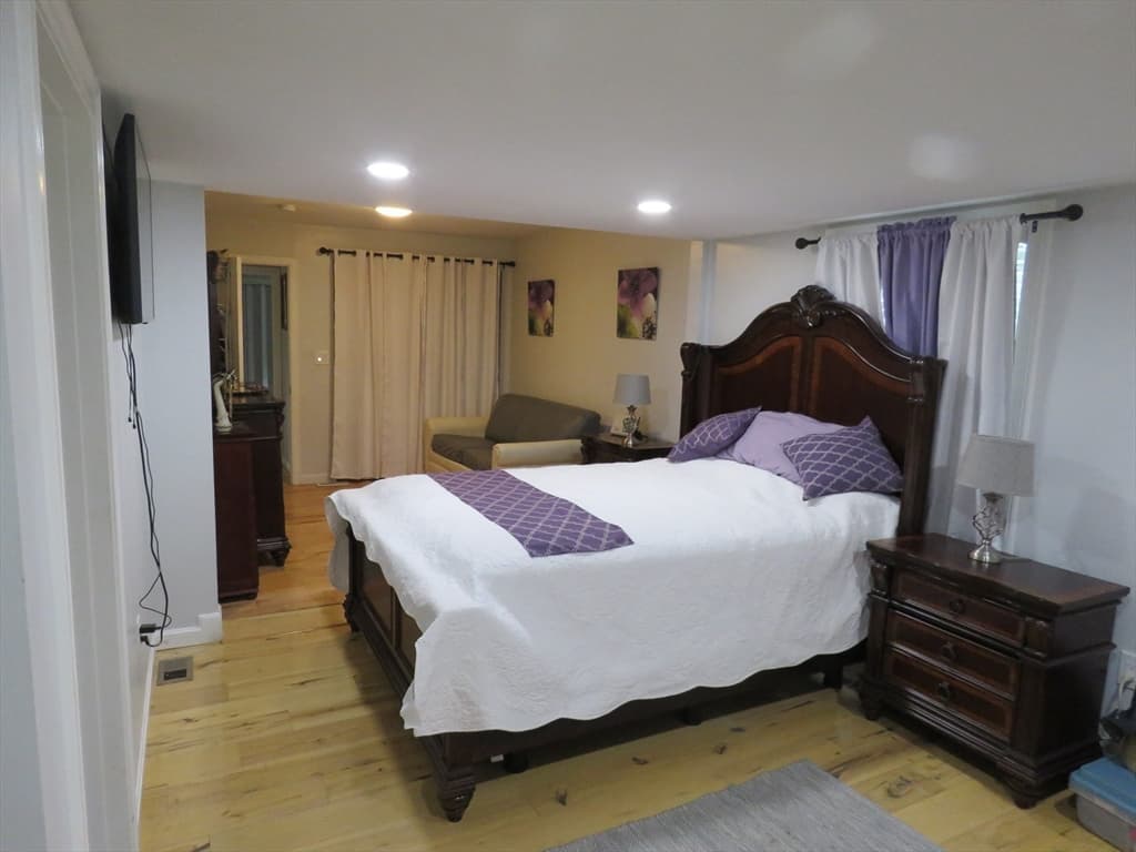 89 N High Street, Foxboro MA 02035 photo 12