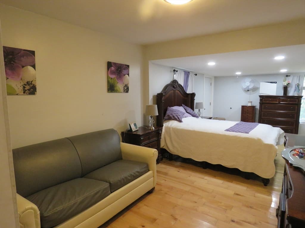 89 N High Street, Foxboro MA 02035 photo 10