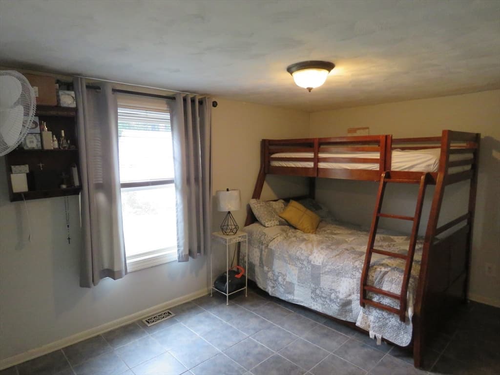 89 N High Street, Foxboro MA 02035 photo 15