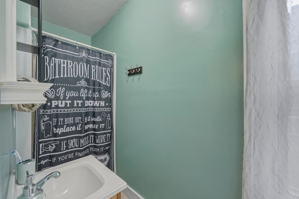 45 Nichols St, Gardner MA 01440 photo 7