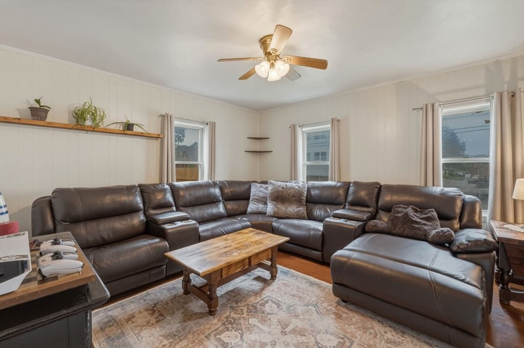 45 Nichols St, Gardner MA 01440 photo 9