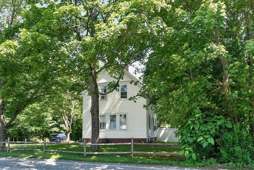 207 N Central St, East Bridgewater MA 02333 photo 3