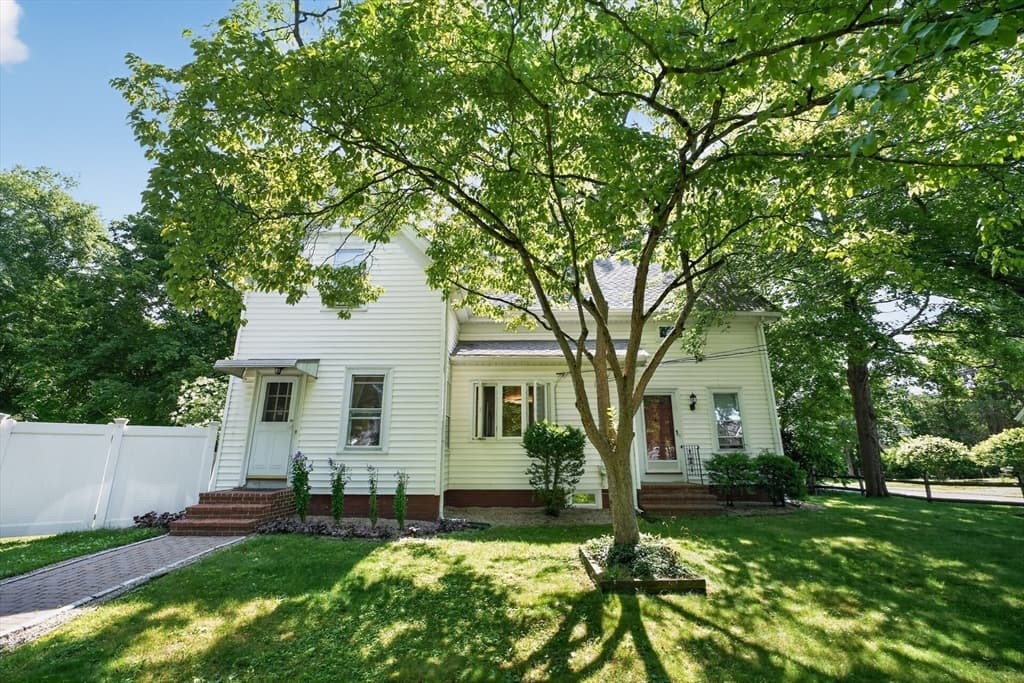 207 N Central St, East Bridgewater MA 02333