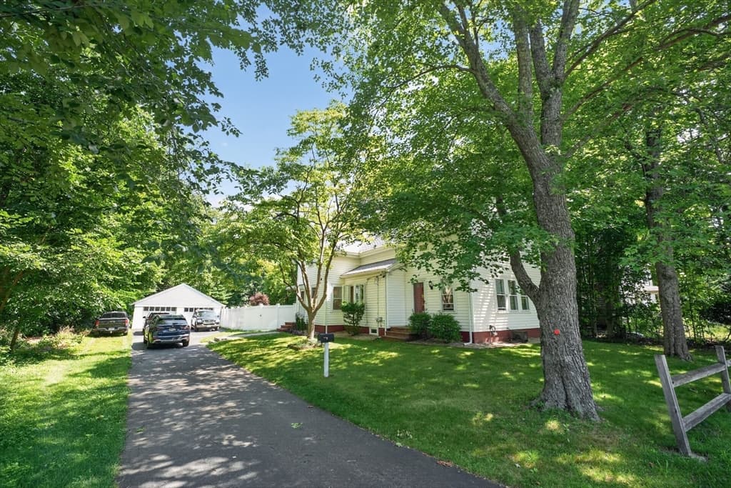 207 N Central St, East Bridgewater MA 02333 photo 5