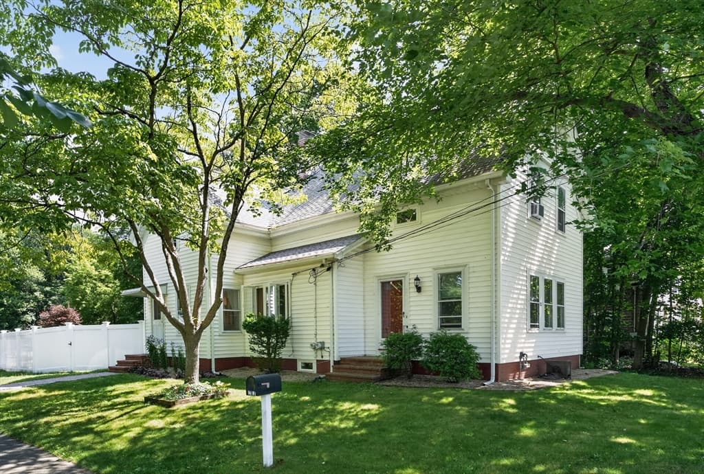 207 N Central St, East Bridgewater MA 02333 photo 9