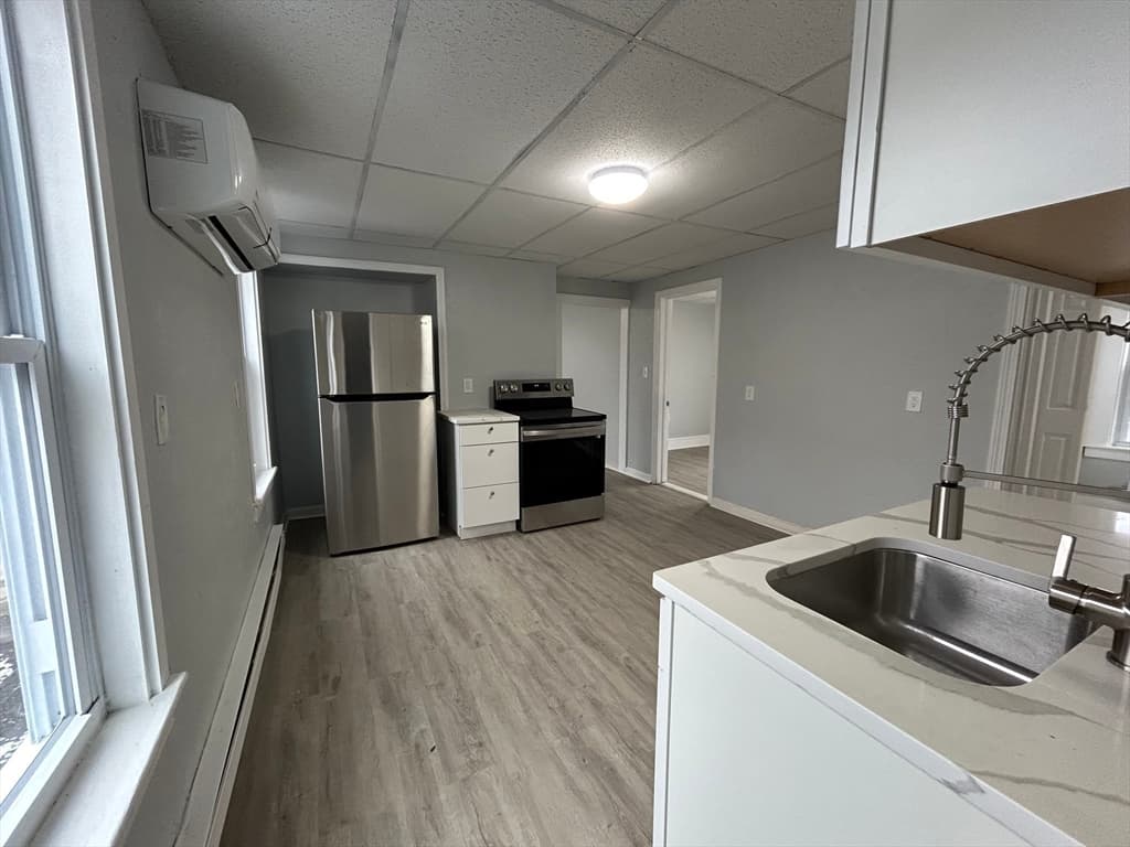 27 North St, Worcester MA 01605