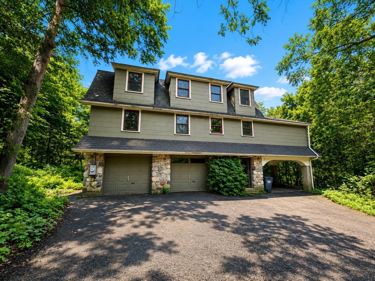 Single Family Residence at 138 Sunset Ave, Amherst MA 01002, Amherst, photo 2 of 24