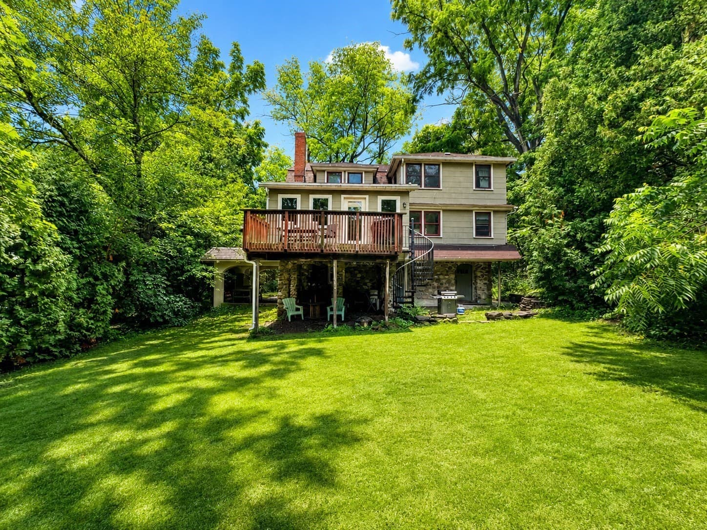138 Sunset Ave, Amherst MA 01002