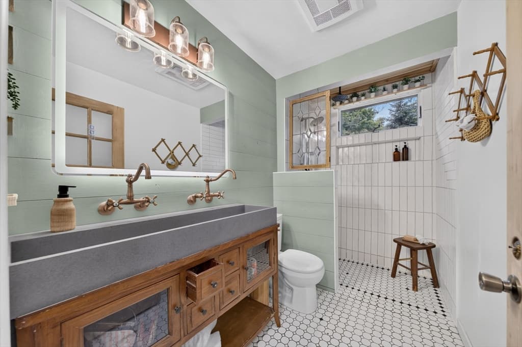 63 S Grove St, Foxboro MA 02035 photo 5