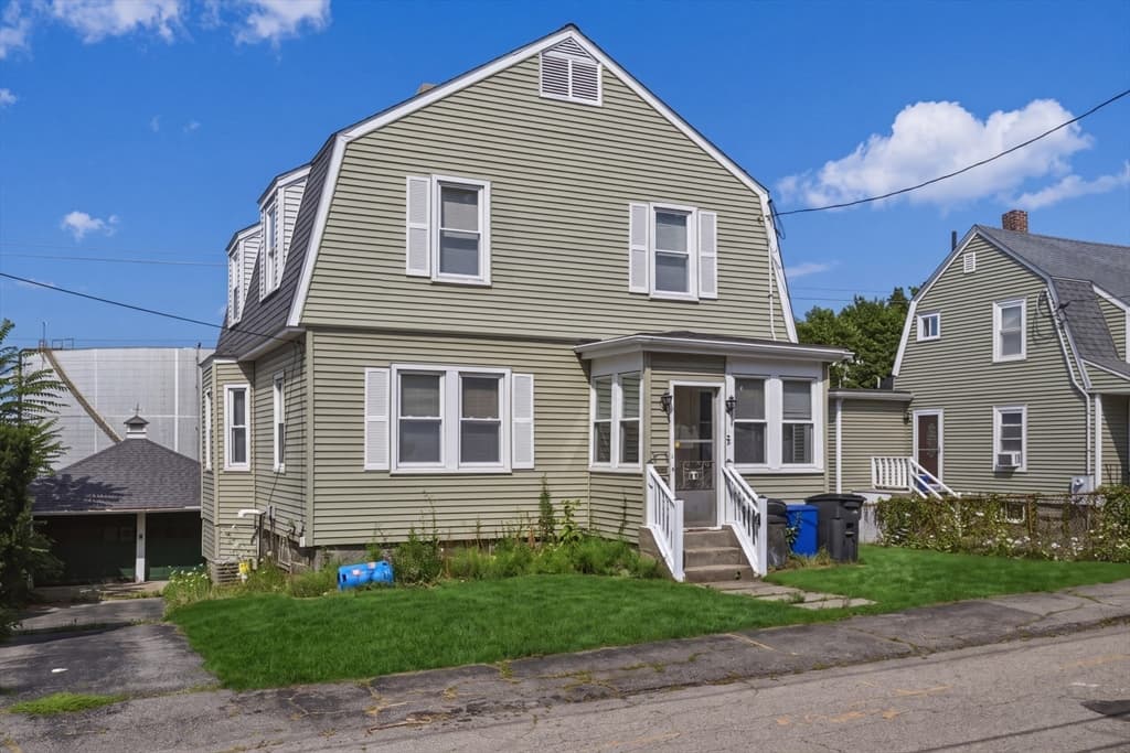 34 Bay View St, Quincy MA 02169