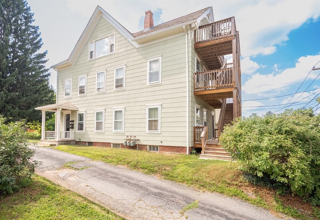 18 Steele St, Worcester MA 01607 photo 3