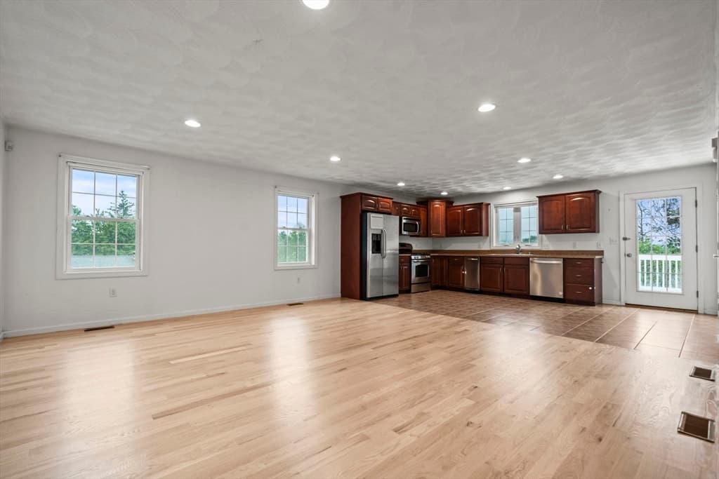 6 Fairlawn, Burlington MA 01803 photo 2