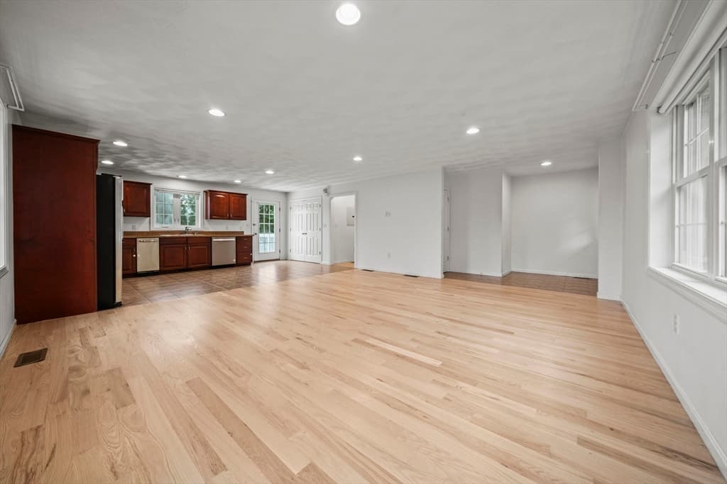 6 Fairlawn, Burlington MA 01803