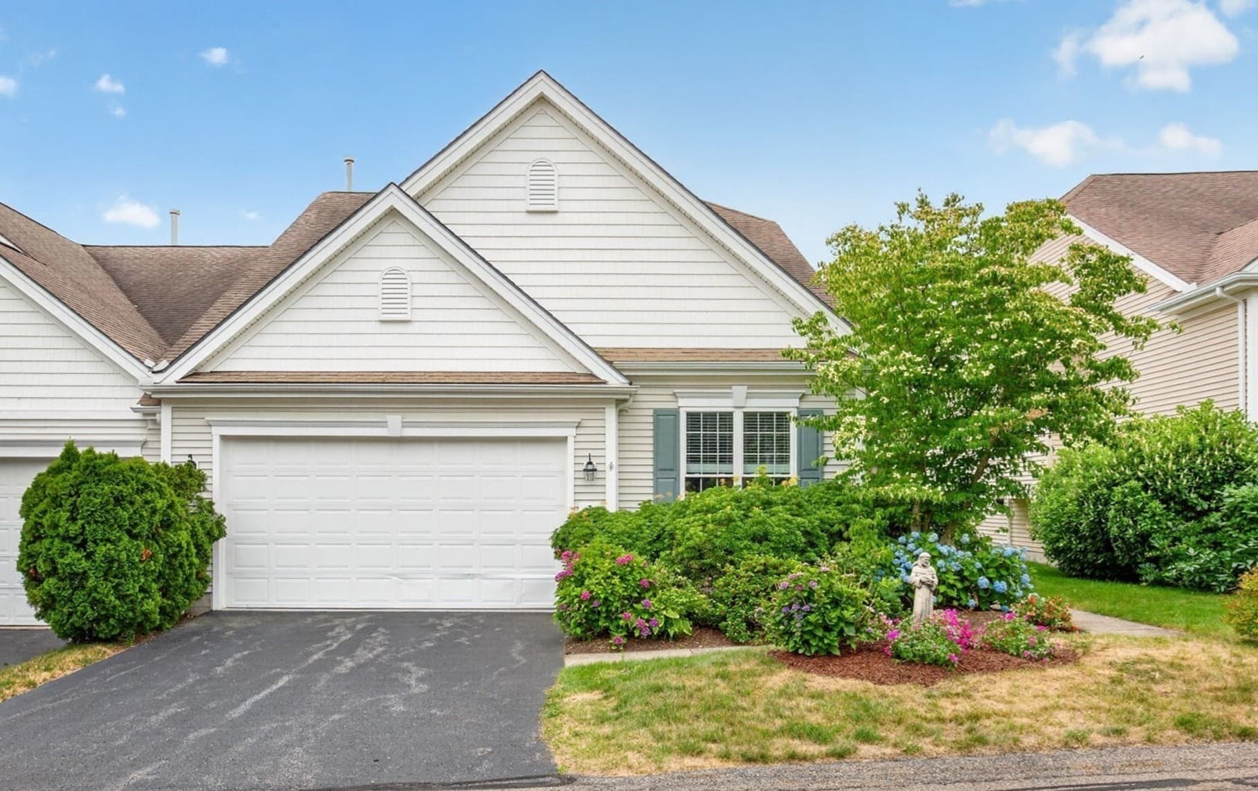 Single Family Residence at 7 White Trellis, Plymouth MA 02360, photo 2 of 40
