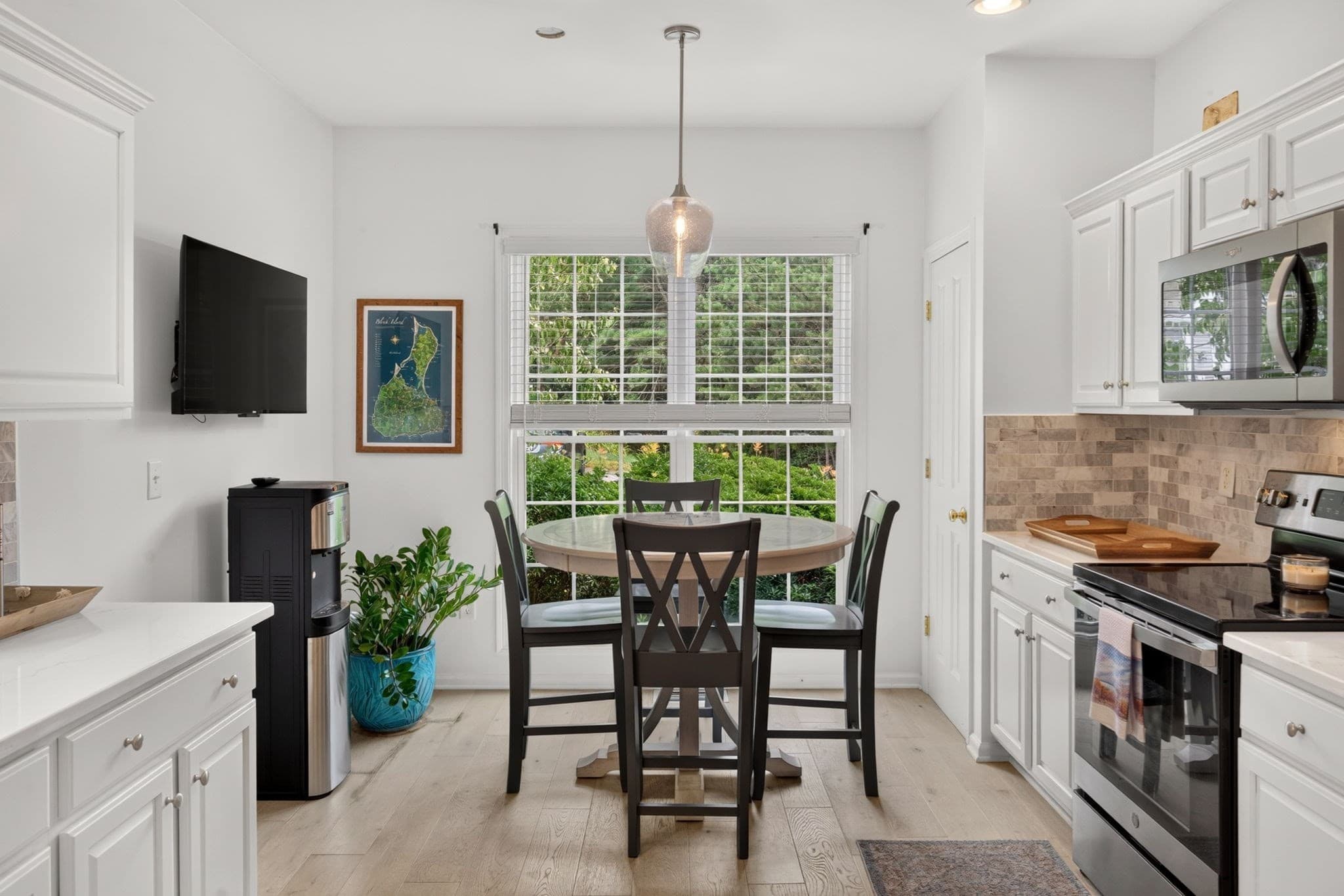 Single Family Residence at 7 White Trellis, Plymouth MA 02360, photo 5 of 40