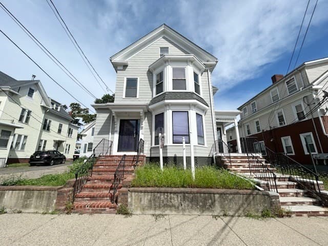 20 Cottage St, Brockton MA 02301