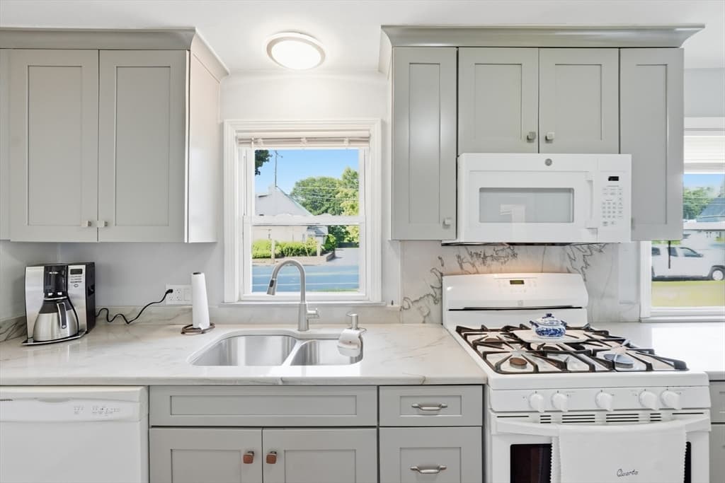 196 N Main St, Leominster MA 01453 photo 12