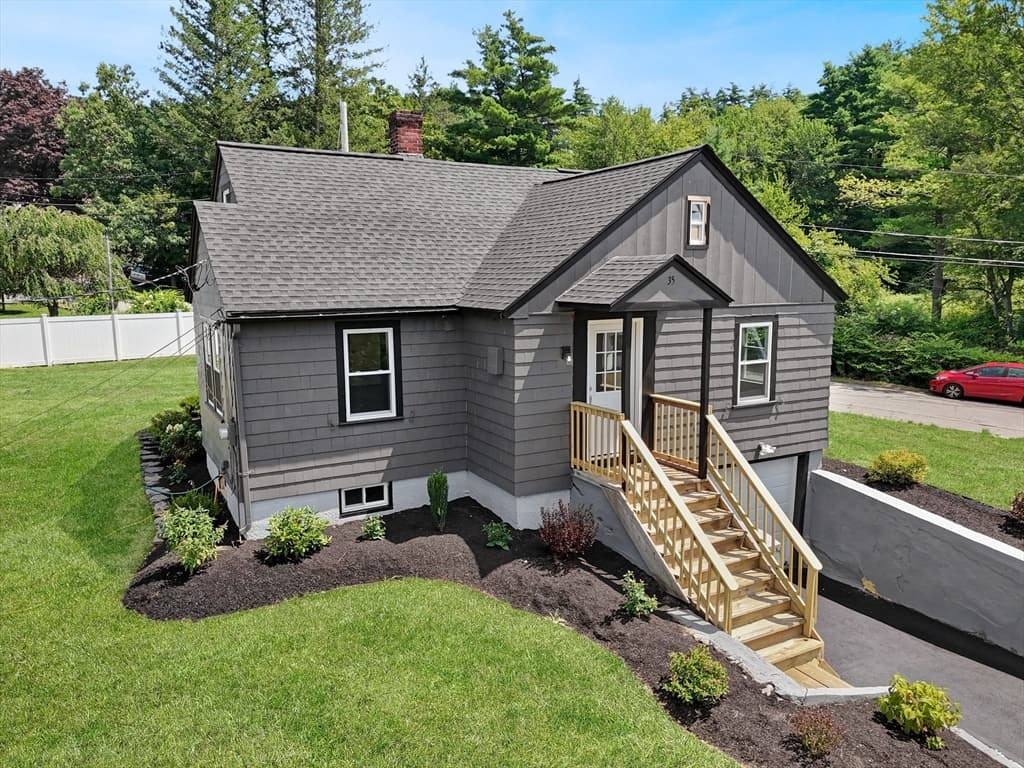 35 Richardson Rd, Fitchburg MA 01420 photo 2