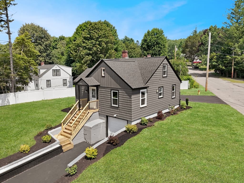 35 Richardson Rd, Fitchburg MA 01420 photo 3