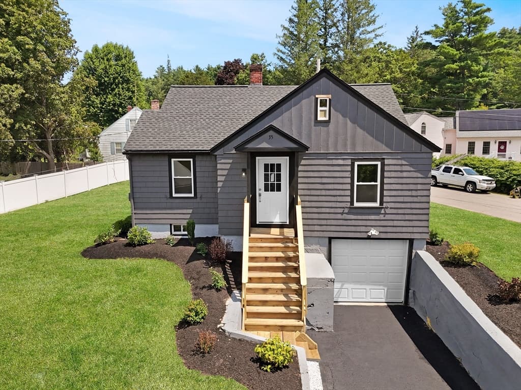 35 Richardson Rd, Fitchburg MA 01420