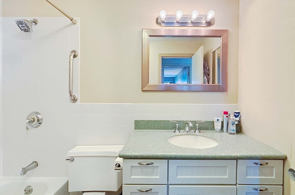 295 Lynn Shore Dr # 104, Lynn MA 01902 photo 13