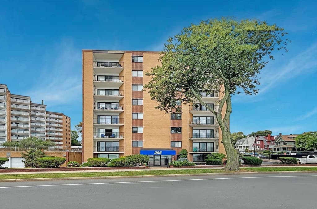 295 Lynn Shore Dr # 104, Lynn MA 01902