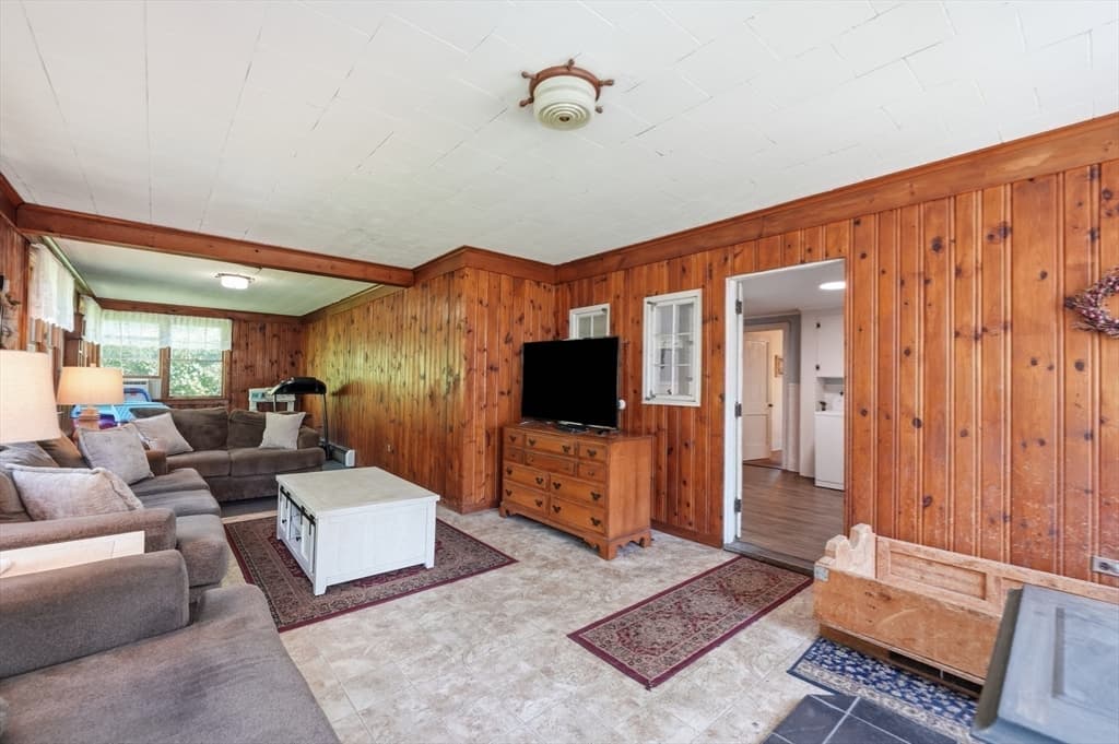 211 Main St, Wilbraham MA 01095 photo 14