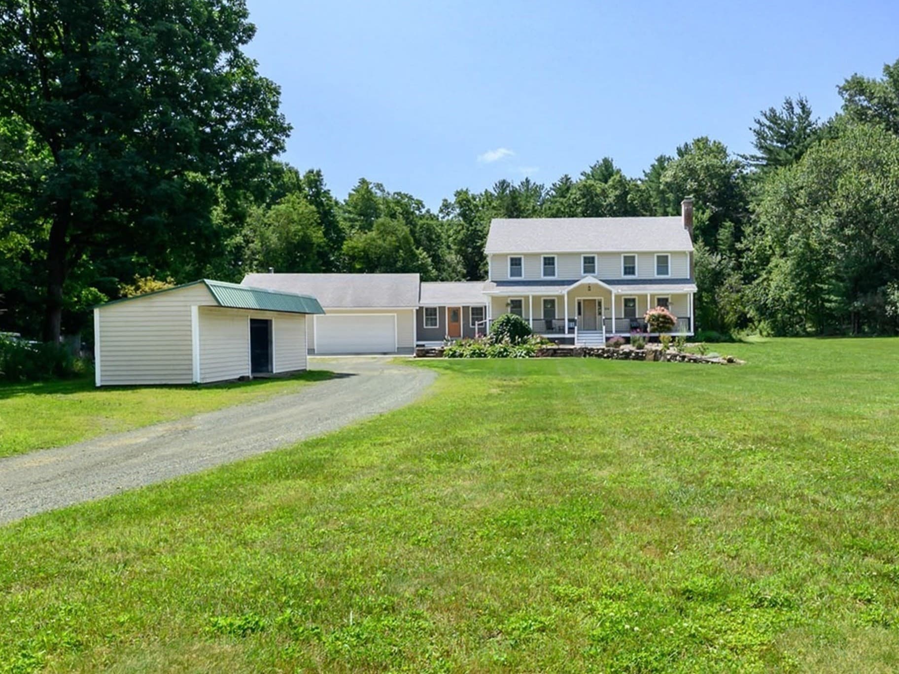 434 Batchelor St, Granby MA 01033