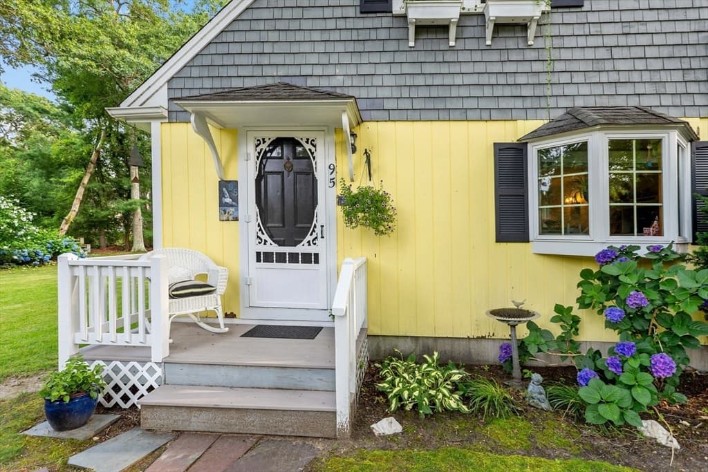 95 Winslow Rd, Falmouth MA 02556 photo 2