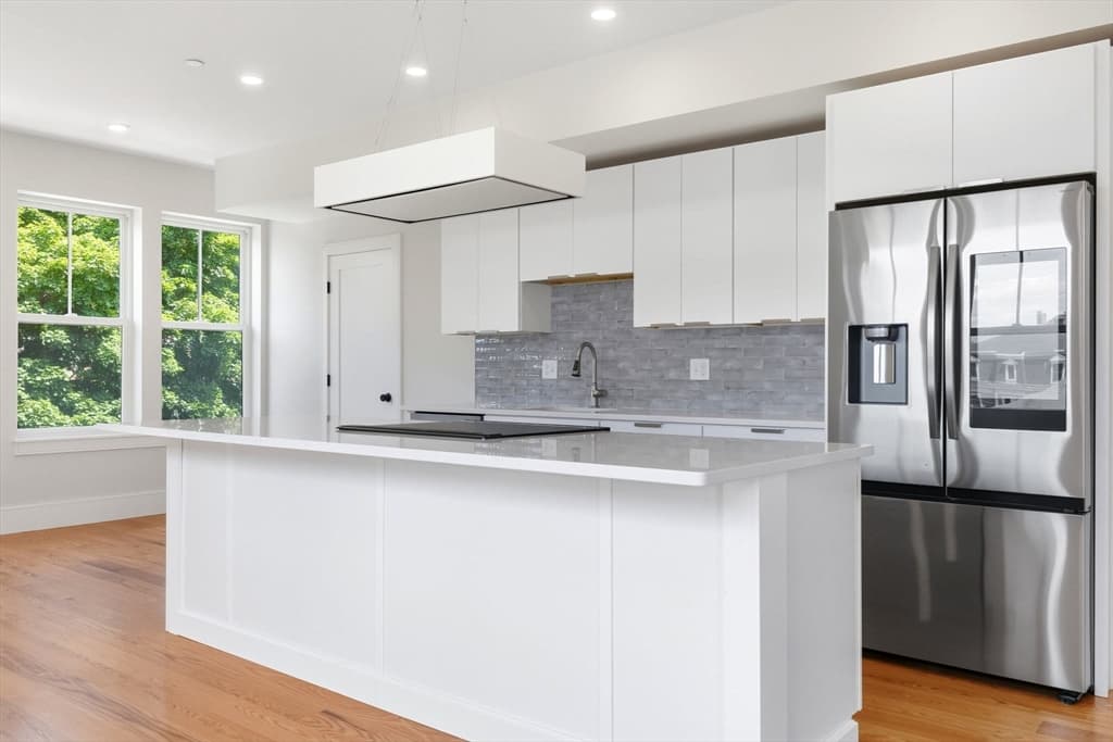 421 High St # 306, Medford MA 02155 photo 3