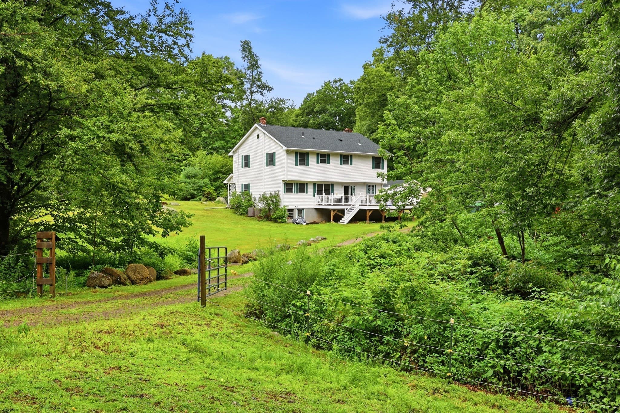 Single Family Residence at 10 Lyman Barnes Rd, Brimfield MA 01010, Brimfield, photo 2 of 42