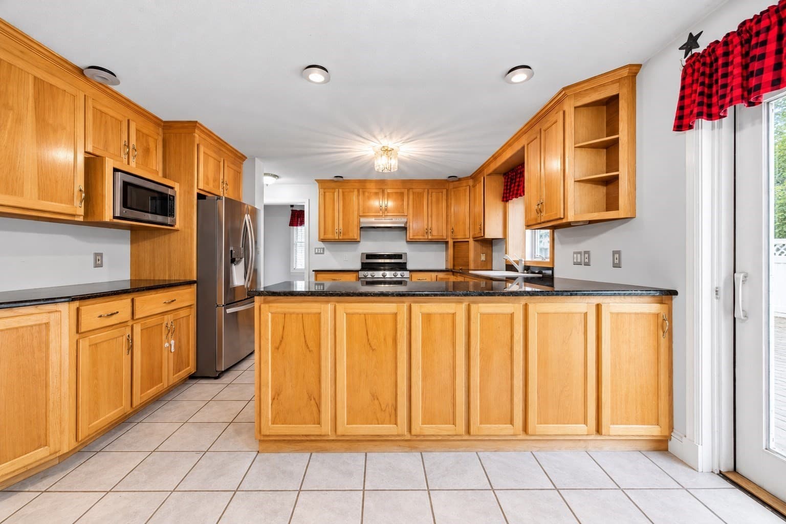 Single Family Residence at 10 Lyman Barnes Rd, Brimfield MA 01010, Brimfield, photo 6 of 42