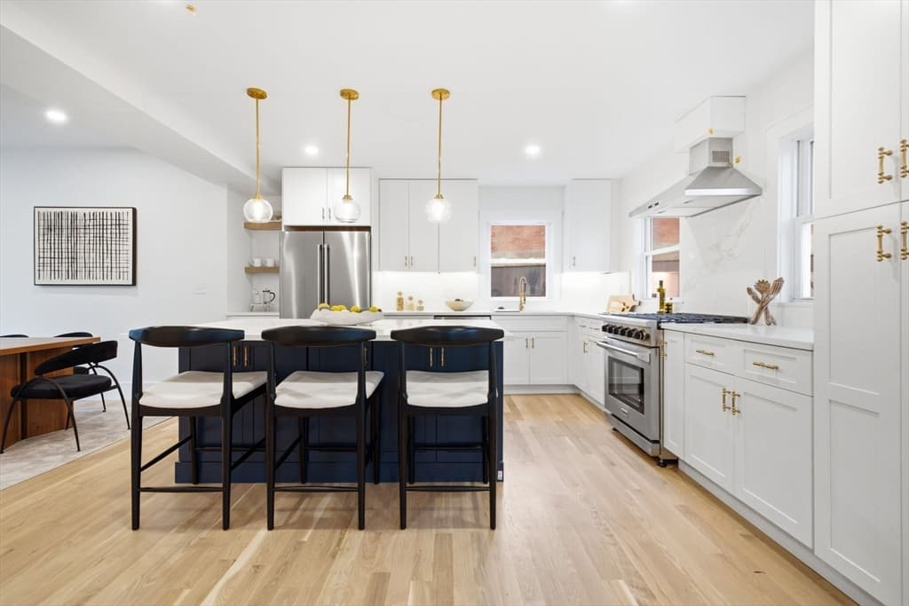 80 Dell Ave, Melrose MA 02176 photo 3