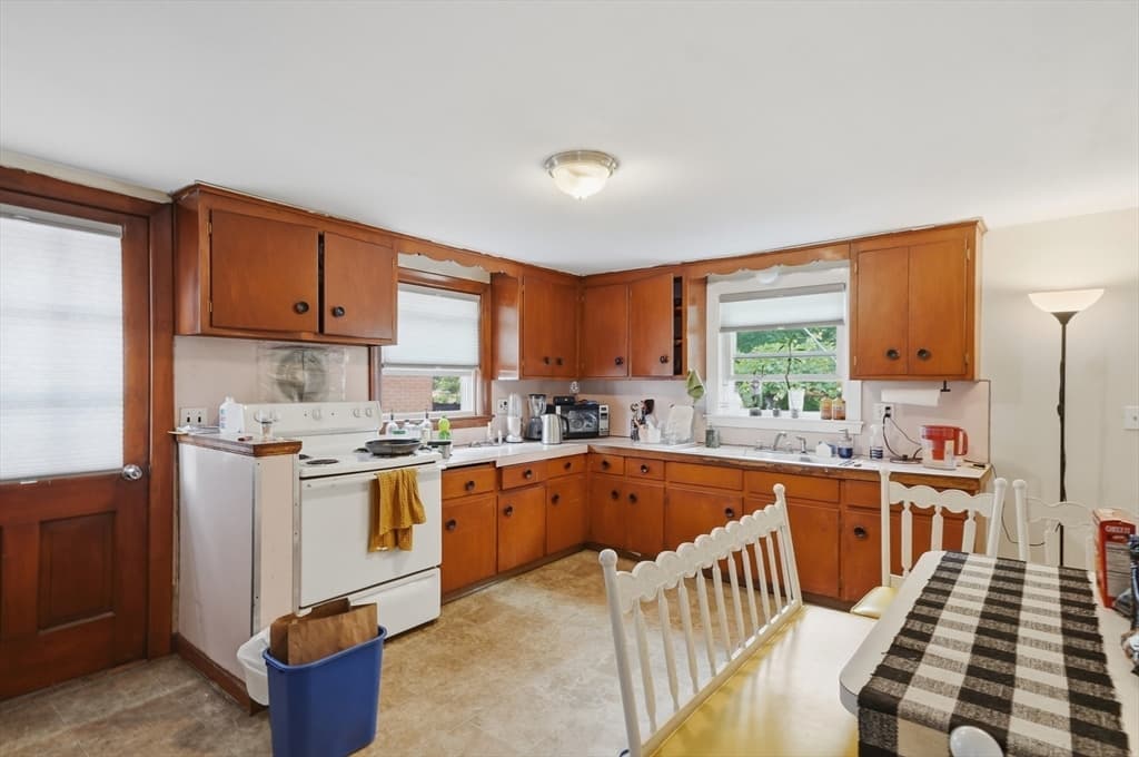 3-4 Jackson Place, Waltham MA 02453 photo 10