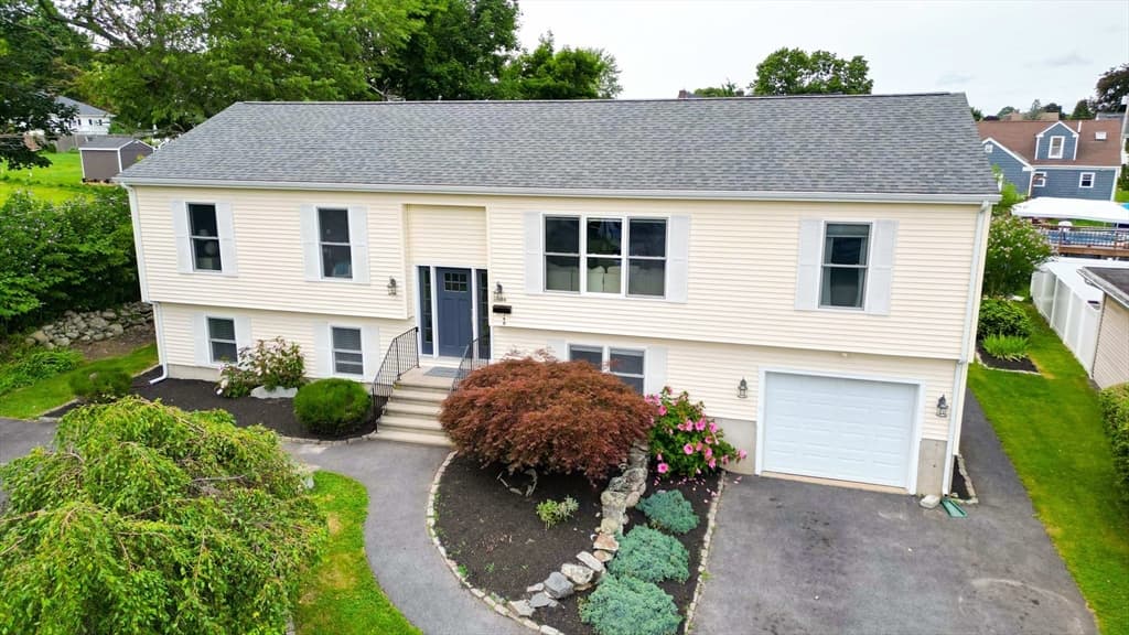 360 Perron Ave, Somerset MA 02726 photo 2