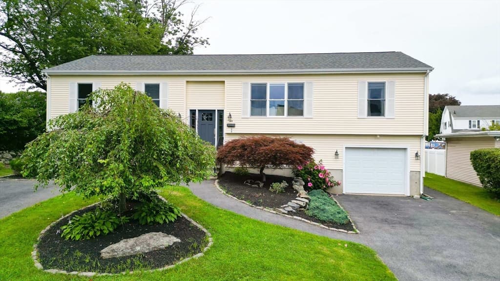 360 Perron Ave, Somerset MA 02726