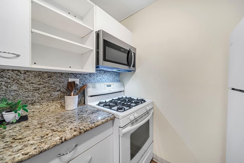 9 Hawthorne Pl # 7H, Boston MA 02114 photo 20