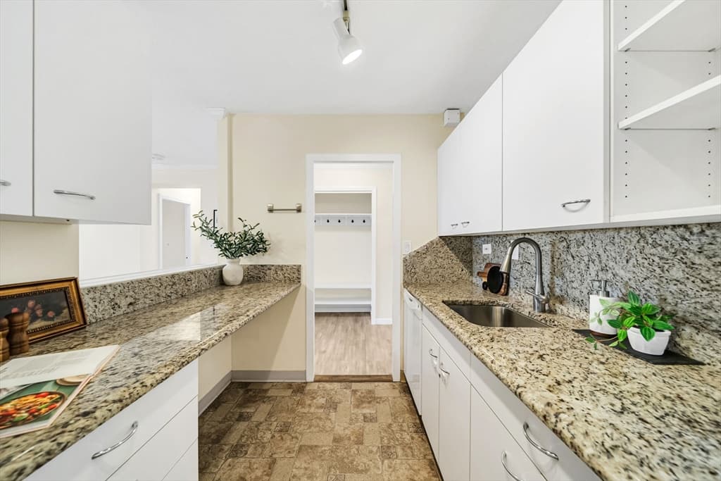 9 Hawthorne Pl # 7H, Boston MA 02114 photo 18
