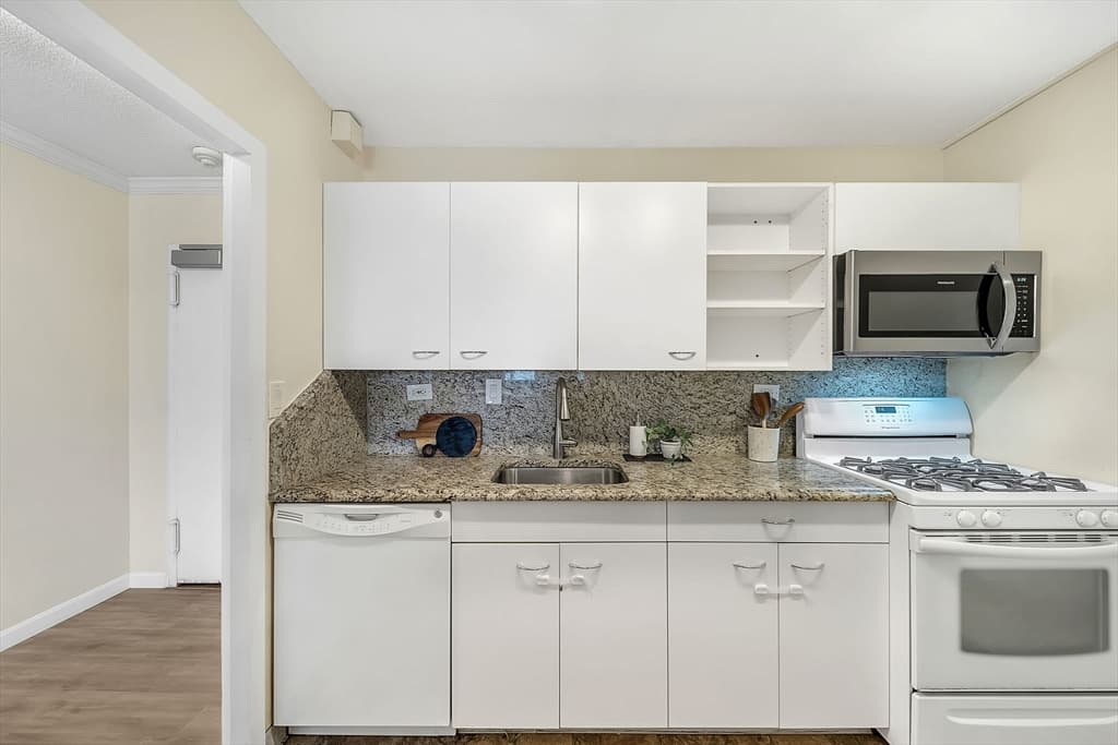 9 Hawthorne Pl # 7H, Boston MA 02114 photo 19