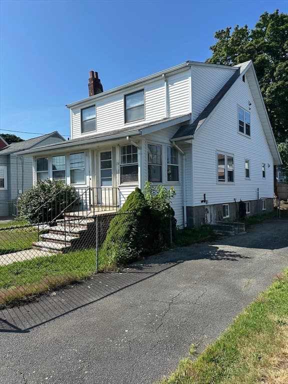 131 Farrington St, Quincy MA 02170 photo 3