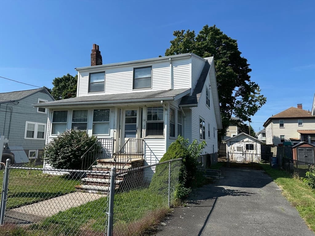 131 Farrington St, Quincy MA 02170